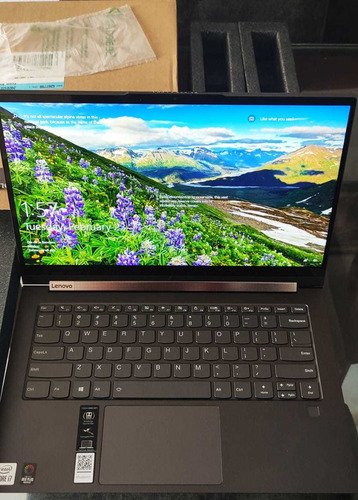 Yoga C-940 2-in-1 14 Touch-screen Laptop Intel Core I7 (Usado)