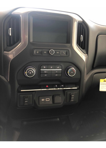 Imagen 9 de 9 de Chevrolet Silverado 6.6 L 3500 Cab/reg