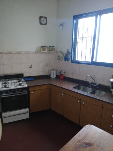 Venta Ph De 2 Ambientes Amplios- Terraza Y Parrilla En Flores