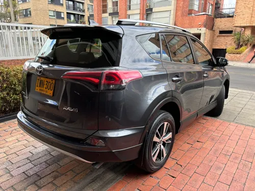 Toyota RAV4 2.0 Street At