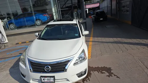 Nissan Altima 2.5 Advance Navi Mt