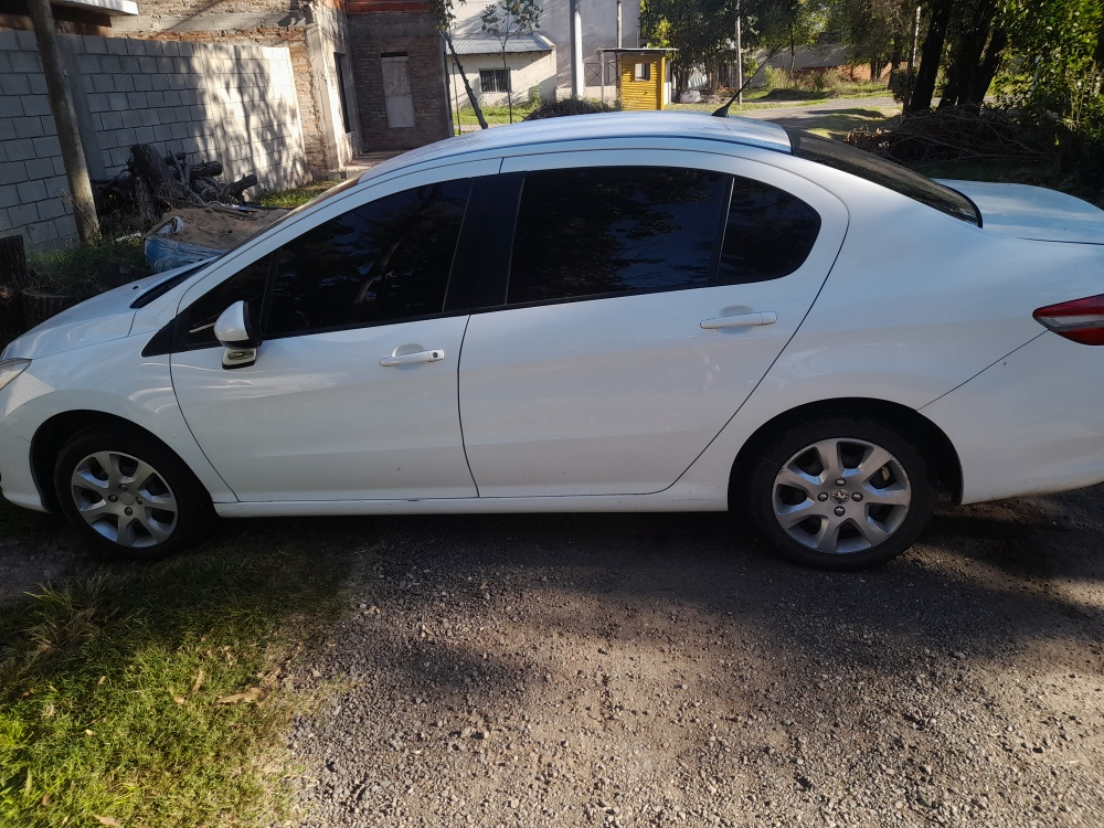 Peugeot 408 1.6 Active 115cv