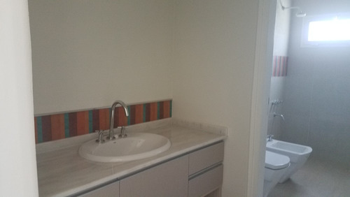 Imagen 25 de 30 de Greenville, Casa En Venta De 3 Dormitorios, 3 Baños, A Estrenar. Seguridad 24 Hs