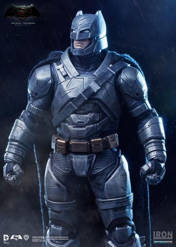 Armored Batman Estatuilla Iron Studios