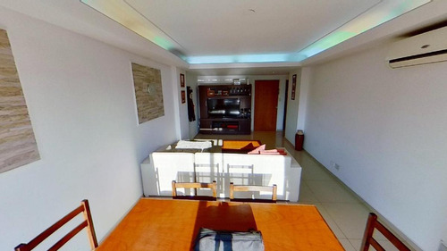 Imagen 4 de 16 de Departamento De Dos Dormitorios · 86 M² · Frente A Plaza Italia