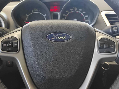 Ford Fiesta Kinetic Desing Titanium 2012 - Car Cash