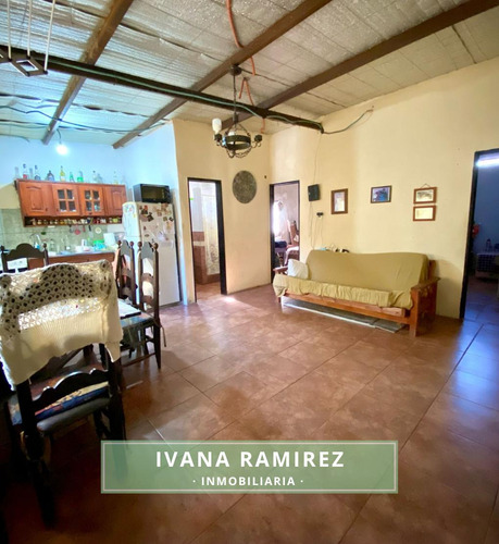 Se Venden Dos Casas Con Local Comercial - Luján