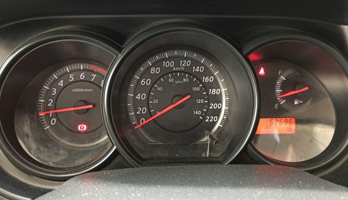 Imagen 13 de 15 de Nissan Tiida 2015 1.8 Advance 4p At