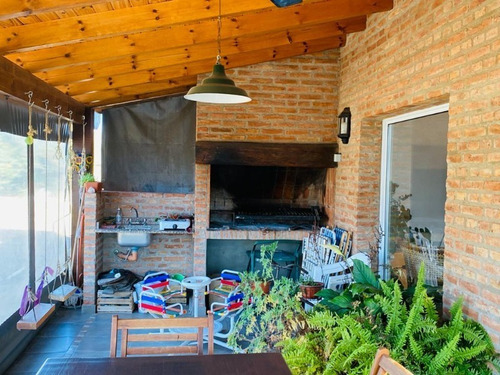 Venta De Vivienda Con Casa De Té En Villa General Belgrano - Inv0035
