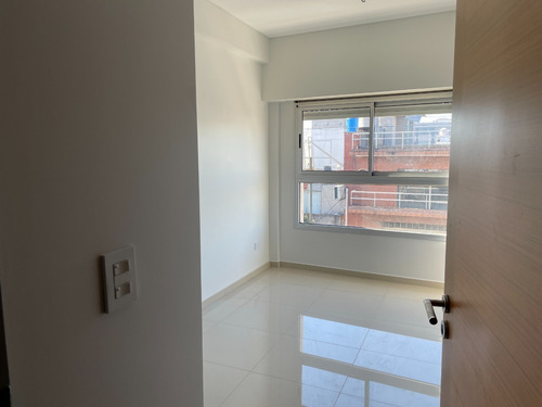 Imagen 23 de 30 de Semipisos 3 Amb A Estrenar Con Balcon Y Parrilla