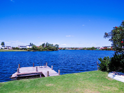 Casa En Venta En El Barrio San Francisco, Villa Nueva, Tigre