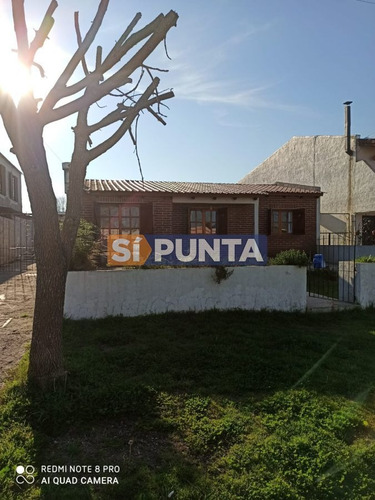 Imagen 1 de 11 de Casa De 3 Dormitorios En Venta En Zona En Desarrllo.