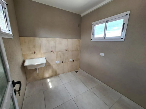 Imagen 9 de 12 de Amplio Departamento De 2 Ambientes A Estrenar Con Terraza Propia