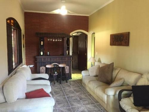 Imagem 7 de 12 de Casa Perto Da Praia Com 3 Quartos E Escritura! Financia!
