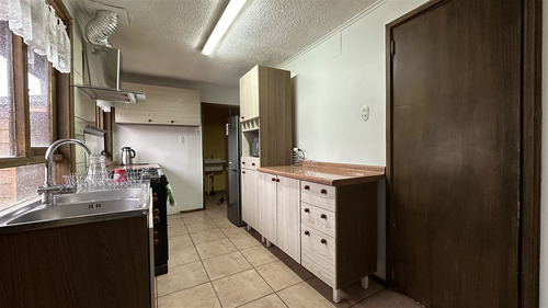 Casa En Venta De 4 Dorm. 2 Baños En Punta Arenas