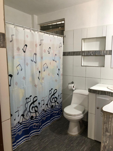 Vendo Casa De 2 ´pisos Los Sauces,220m2,4 Hab 3 Baños, 2 Aptos Con Entrada Independiente