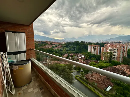 Apartamento En Venta En Loma De Los Benedictinos. Cod V776024