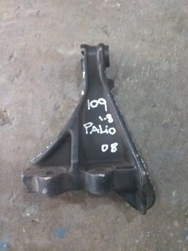 Base De Soporte Izquierda De Caja Fiat Palio 1.8 Año 2008. 