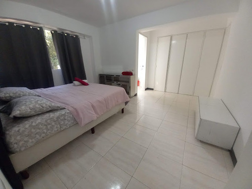 Alquiler Apartamento Los Chaguaramos, 3 Habitaciones, Piscina
