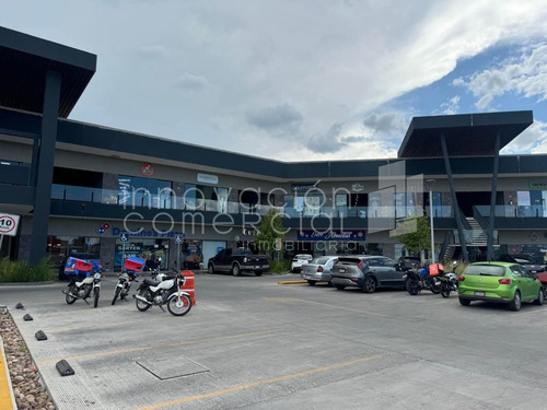 Local Comercial En Renta En Epic Center Zakia, Con Medio Baño