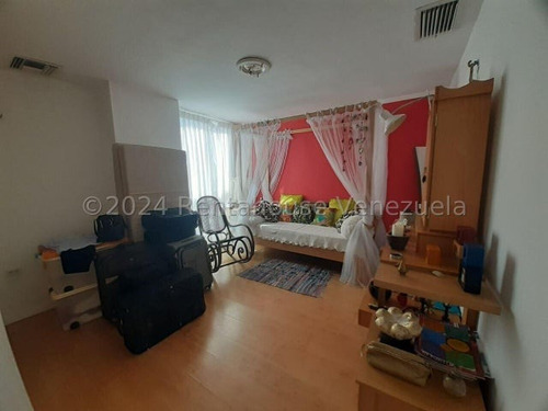 Venta De Apartamento En La Avenida Aldonza Manrique Playa Ángel Pampatar