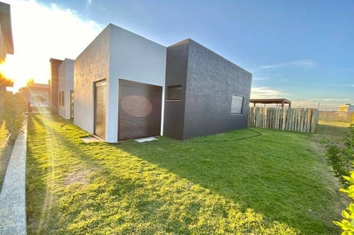 Imagem 10 de 19 de Casa À Venda Em Capão Da Canoa - Ca01172 - 68161655