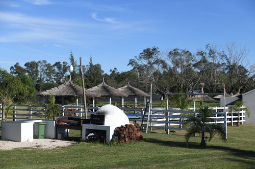 Importante Finca Con Mansion Y 9 Cabañas En Cañuelas