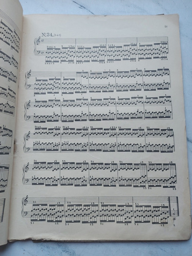 El Pianista Virtuoso En 60 Lecciones. L. C. Hanon. Ian 086