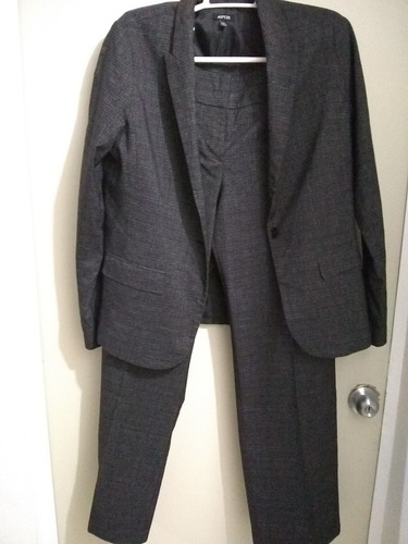 Imagen 1 de 4 de Traje Sastre
