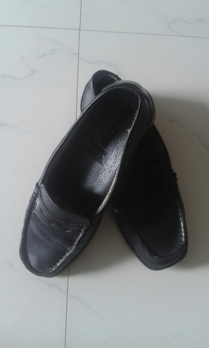Zapatos Negros Escolares T/36 (Usado)