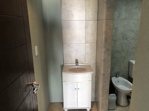 Imagen 5 de 9 de Venta Monoambiente Flores
