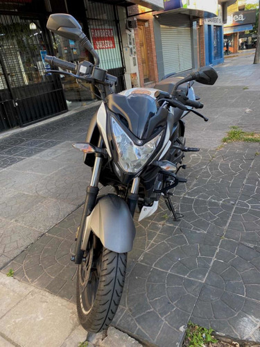 Imagen 3 de 10 de Bajaj Rouser Ns 200
