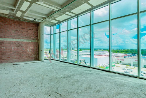 Oficna En Venta En Humana Workcenter, Playa Del Carmen.