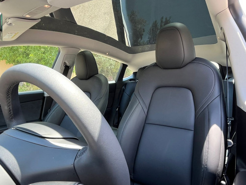 Tesla MODEL Y Performance