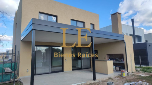 Venta Casa En Puertos, Araucarias
