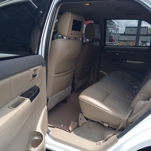 Toyota Fortuner 4.0