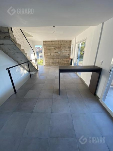 Duplex En Venta - Villa Primera
