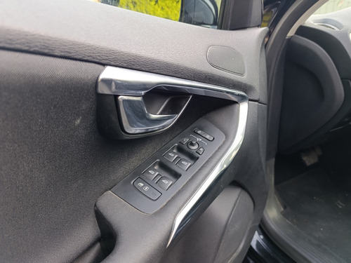 Volvo V40 2014