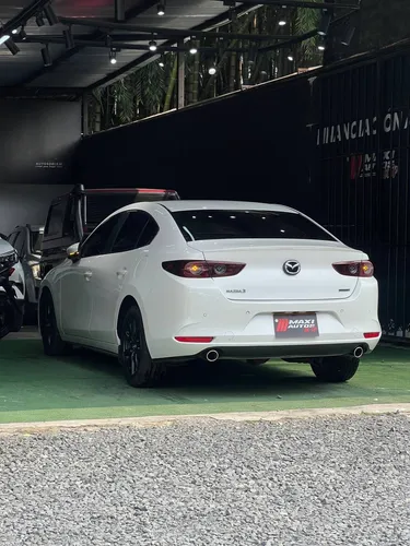 Mazda 3 2.0 Touring mecánico