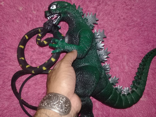 Xxl Figura Muñeco Godzilla 32cm Vs Serpiente Midgard Tiburon