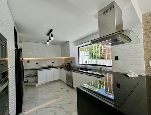 Alto Hatillo/av El Arroyo/casa Remodelada/en Venta Y Alquiler