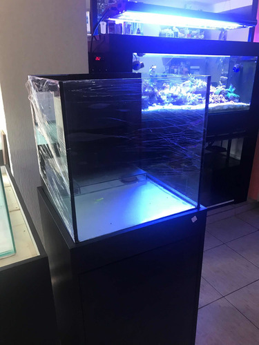 Aquario Cubo 50x50x50 + Sump - Vidro 8mm + Movel Preto