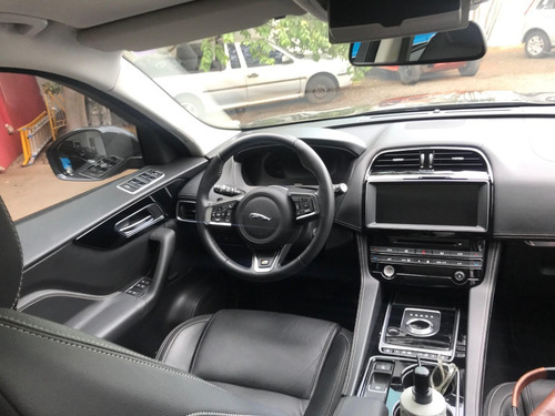 Imagem 9 de 11 de Jaguar F-pace 3.0 V6 Supercharged R-sport Awd 4p Automáti