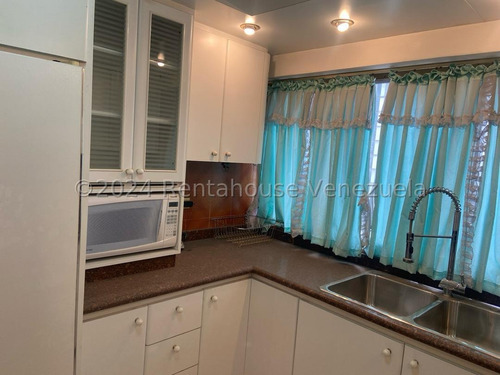 Ms: 24-22727 Se Vende Amplio Apartamento En La Urbina A=164m2, 3h, 2b, 2p.