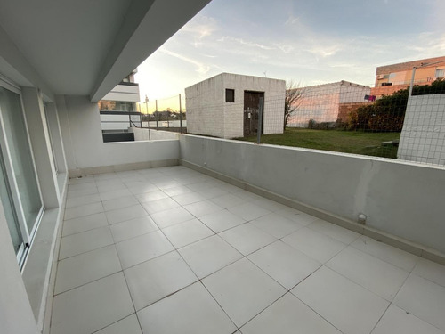 Imagen 22 de 30 de Edificio Horizonte Rambla Claudio Williman Y Parada 21, Playa Mansa !!