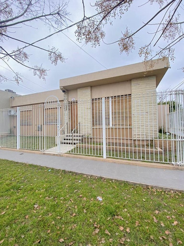 Casa En Venta - La Plata