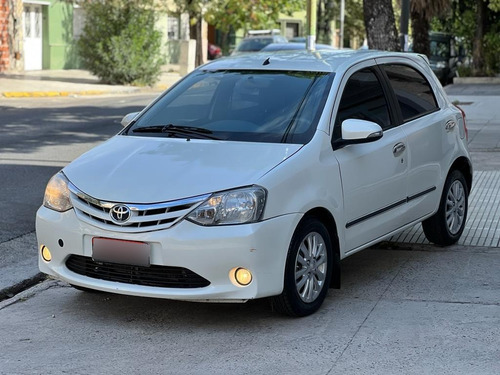 Imagen 25 de 25 de Toyota Etios 1.5 Xls