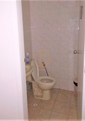 Sala Comercial Localizado(a) No Bairro Ponta Da Praia Em Santos / Santos - 6116
