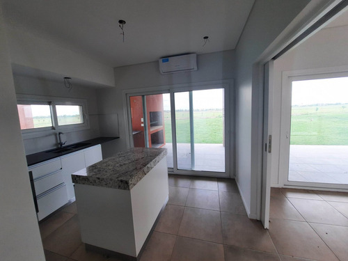 Imagen 6 de 30 de Casa En Venta La Plata A Estrenar