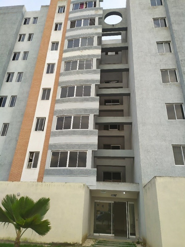 Imagen 2 de 15 de Apartamento En Res. Puerta Real, Lema-482